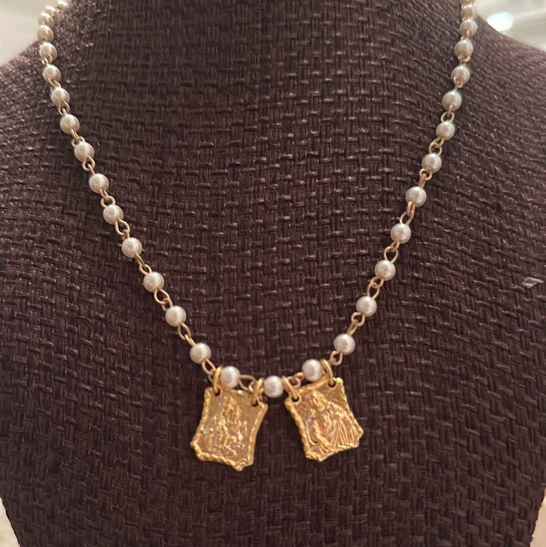 Gold Pearls Scapula